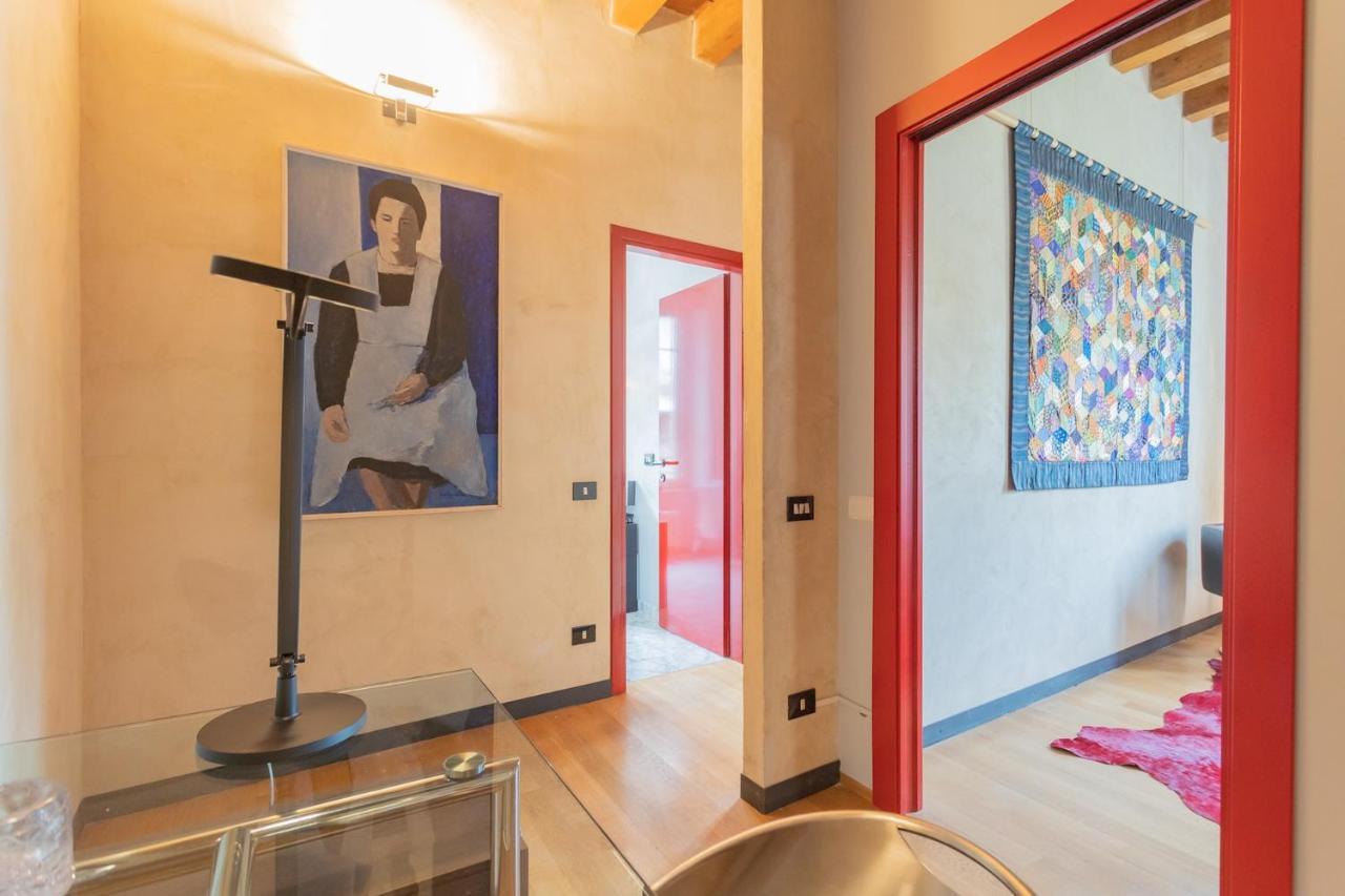 Night At The Museum - Free Parking By Rent All Côme Esterno foto